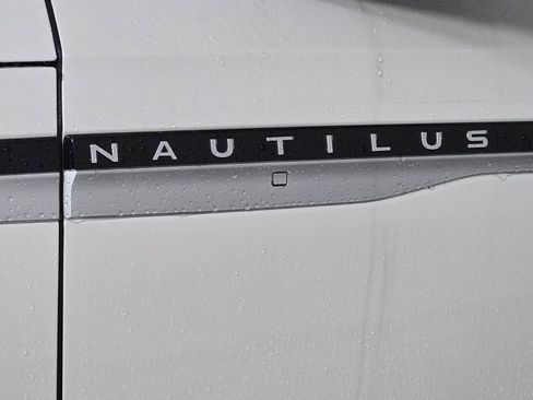 New 2026 Lincoln Nautilus Premier image 6