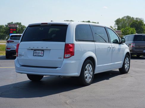 Used 2018 Dodge Grand Caravan SE w/ UConnect Hands-Free Group FWD image 3