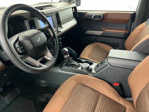 Used 2023 Ford Bronco Outer Banks AWD/4WD image 16