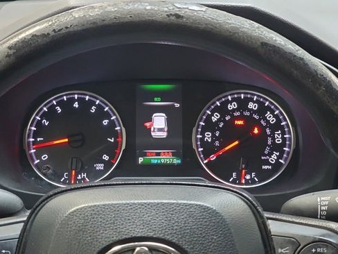 Used 2021 Toyota RAV4 LE image 18