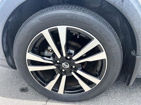 Used 2019 Nissan Kicks SV w/ Exterior Electronics Package FWD image 9