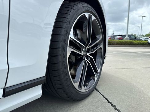 New 2025 Audi A8 L 3.0T image 12