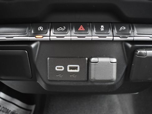 Certified 2022 Chevrolet Silverado 1500 Custom image 22