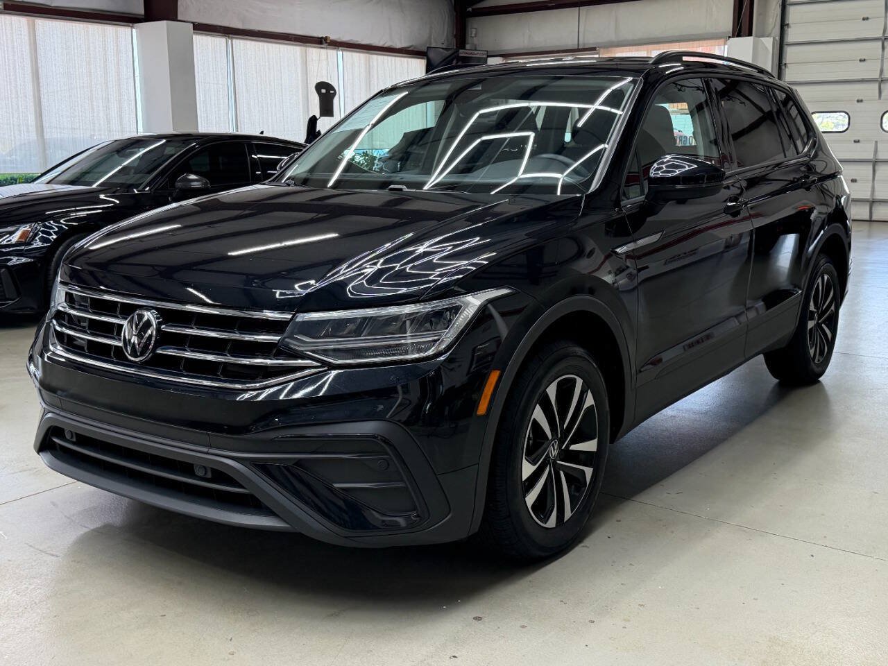 Used 2023 Volkswagen Tiguan S w/ Driver Assistance Package FWD image 5