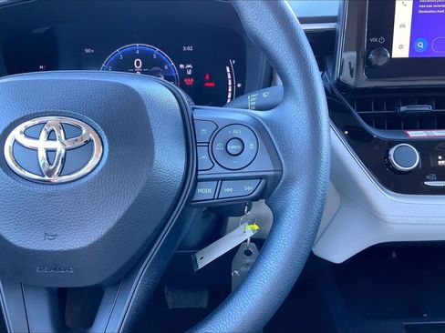 Used 2026 Toyota Corolla Cross L image 23