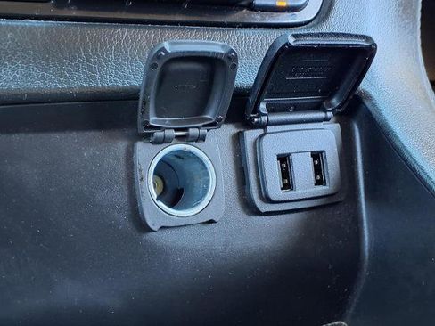 Used 2017 GMC Yukon SLE w/ SLE Value Package image 8