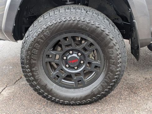 Used 2017 Toyota 4Runner TRD Off-Road Premium AWD/4WD image 23