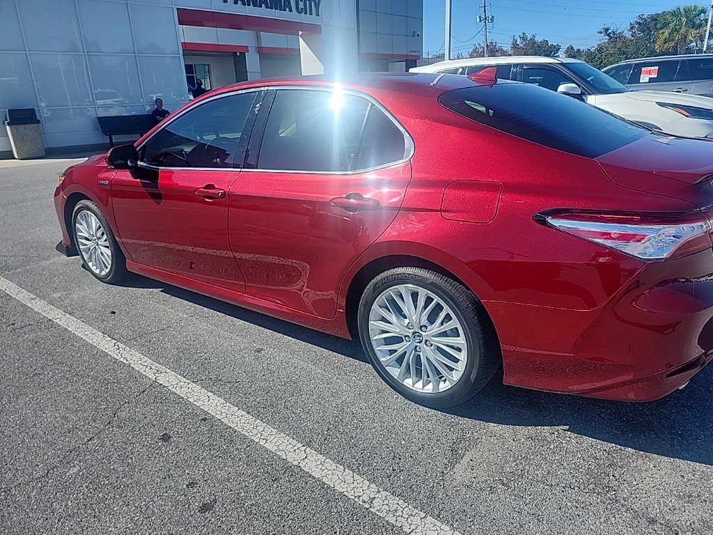 Used 2020 Toyota Camry XLE FWD image 12