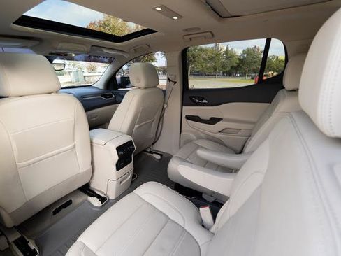 Used 2022 GMC Acadia Denali w/ Denali Ultimate Package image 28