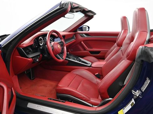 Used 2021 Porsche 911 Carrera S image 4