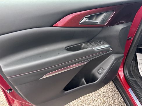 Used 2024 Chevrolet Traverse Z71 image 16