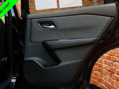 Used 2022 Nissan Rogue SV image 48