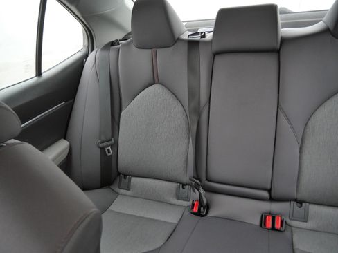 Certified 2020 Toyota Camry LE image 12