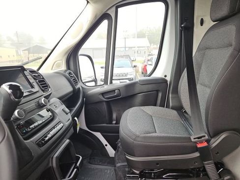 New 2025 RAM ProMaster 1500 w/ Convenience Group FWD image 17