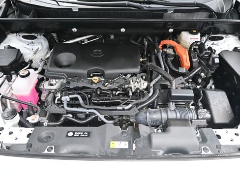 Used 2023 Toyota RAV4 SE image 30