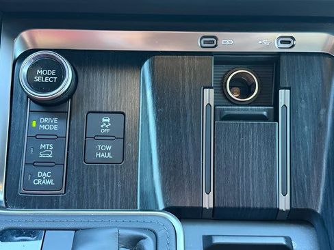 Used 2024 Lexus GX 550 image 45