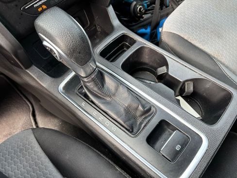 Used 2019 Ford Escape SE image 14