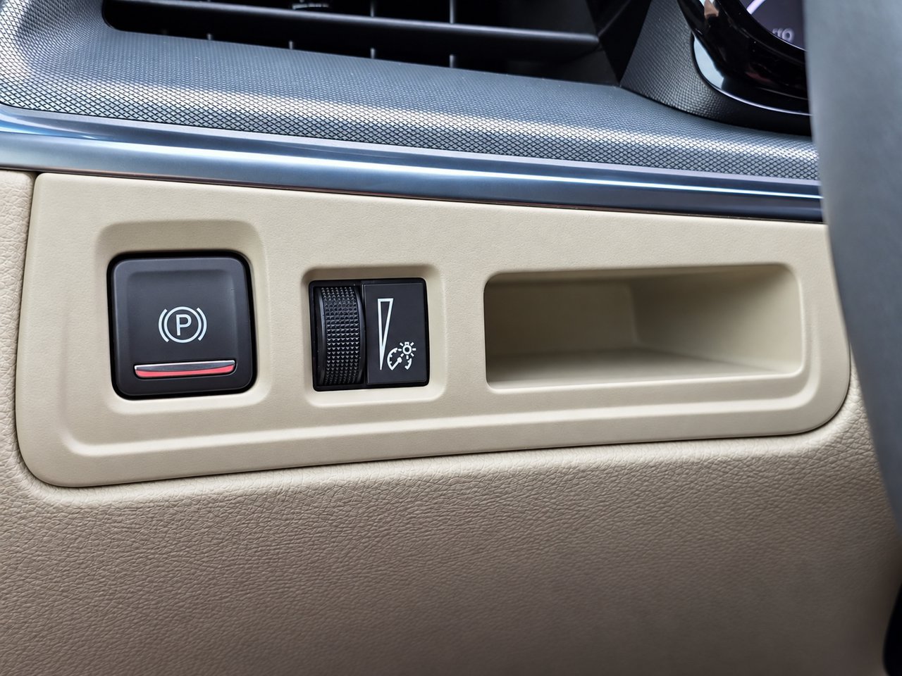 Used 2023 Cadillac XT5 Premium Luxury FWD image 24