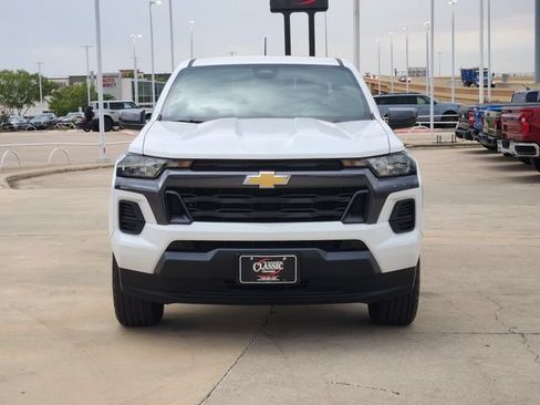 Used 2025 Chevrolet Colorado LT RWD image 9