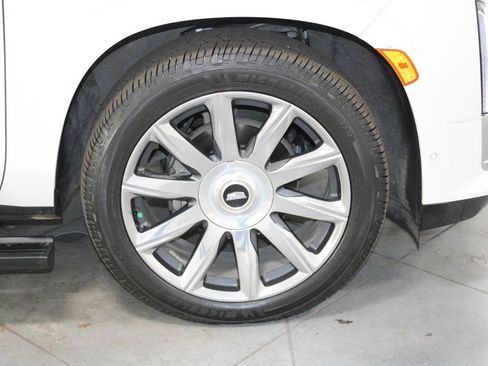 Used 2021 Cadillac Escalade Premium Luxury Platinum w/ Heavy-Duty Trailer Package image 13