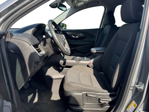 Used 2024 GMC Terrain SLE FWD image 9