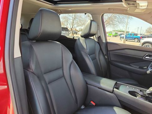 Used 2021 Nissan Rogue SV w/ Premium Package image 10