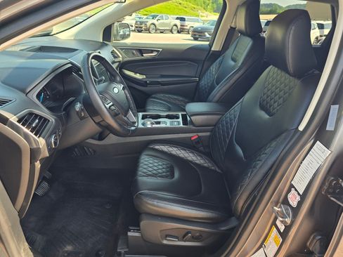 Used 2023 Ford Edge Titanium AWD/4WD image 11