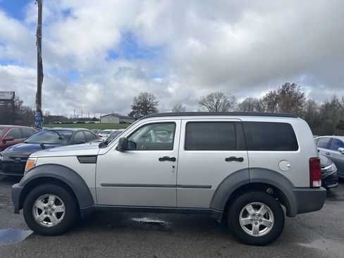 Used 2007 Dodge Nitro SXT image 3