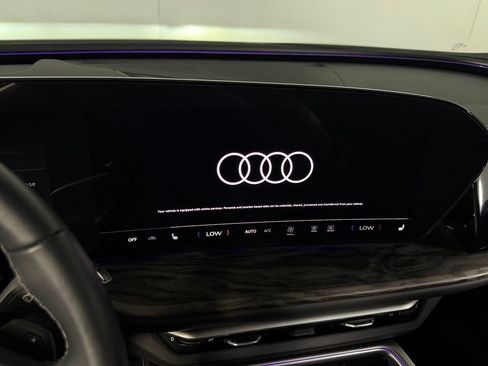 Used 2025 Audi Q5 Premium w/ Convenience Package AWD/4WD image 21