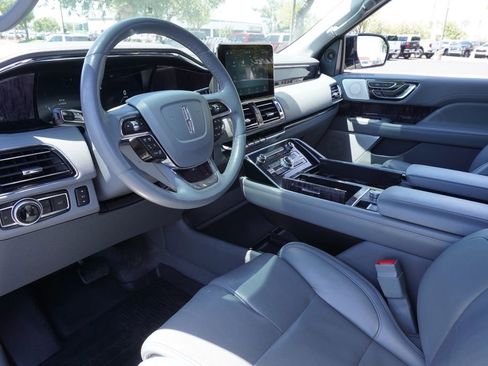 Used 2021 Lincoln Navigator Reserve w/ Luxury Package AWD/4WD image 19