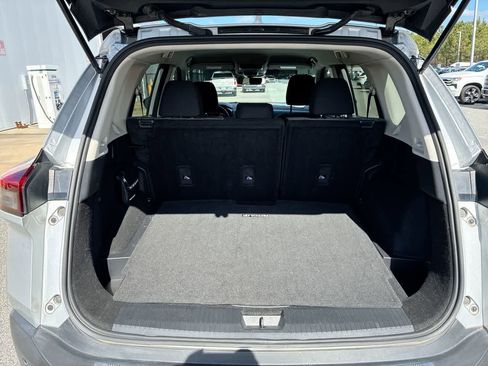 Used 2023 Nissan Rogue SV image 24