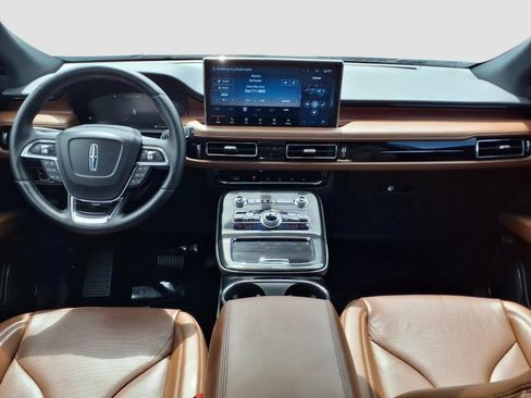 Used 2023 Lincoln Nautilus Reserve FWD image 3
