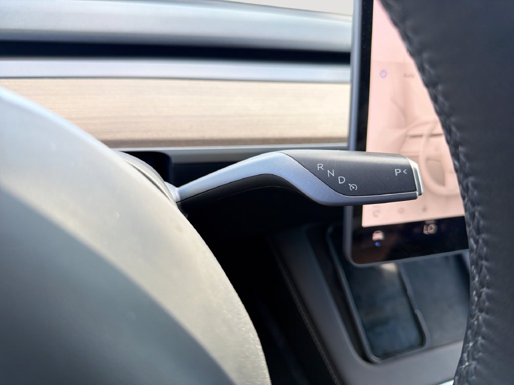 Used 2023 Tesla Model Y AWD image 22