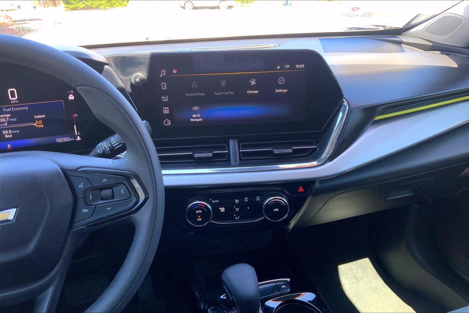 Used 2026 Chevrolet Trax LT FWD image 6