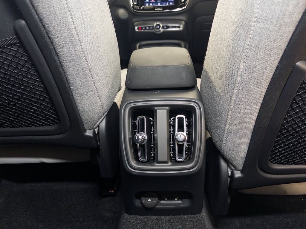 Used 2023 Volvo XC40 Recharge Ultimate w/ Protection Package Premier AWD/4WD image 22