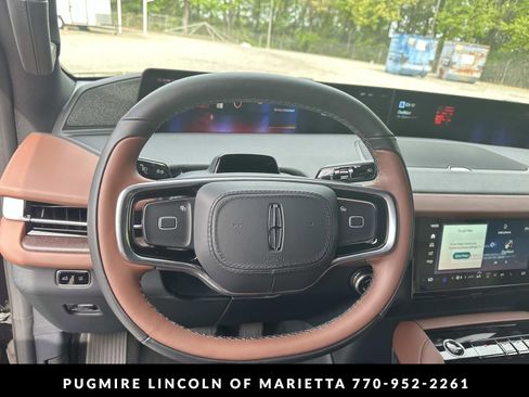 New 2026 Lincoln Navigator L Reserve AWD/4WD image 17