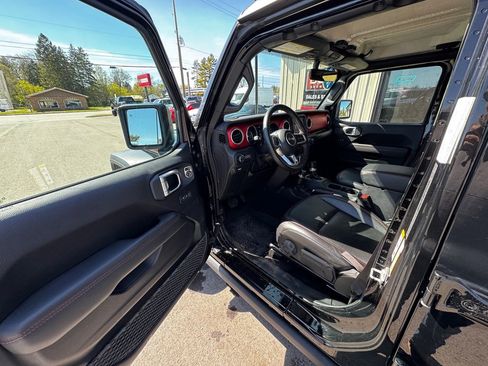 Used 2020 Jeep Gladiator Rubicon w/ Uconnect 4C Nav & Sound Group AWD/4WD image 10