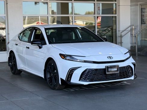 New 2026 Toyota Camry SE Nightshade image 6