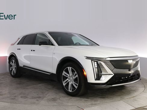 Used 2024 Cadillac Lyriq Tech RWD image 13