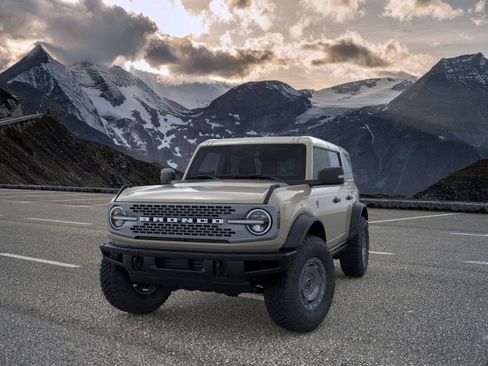 New 2025 Ford Bronco Badlands image 3
