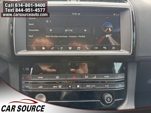 Used 2019 Jaguar F-PACE Prestige image 30