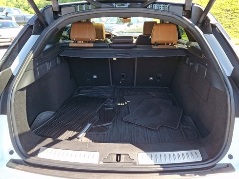 Used 2019 Land Rover Range Rover Velar R-Dynamic SE AWD/4WD image 28