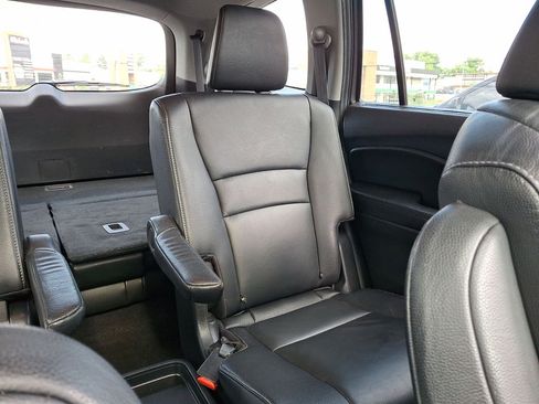 Used 2020 Honda Pilot Touring image 14