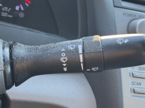 Used 2011 Toyota Camry LE image 12