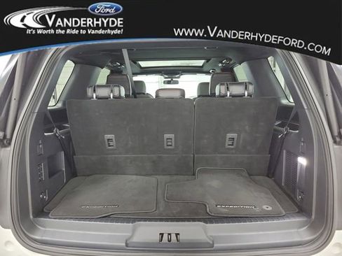 Used 2022 Ford Expedition Limited image 7