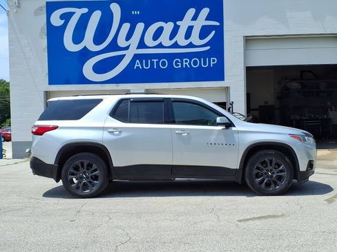Used 2021 Chevrolet Traverse RS AWD/4WD image 9