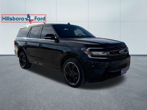 Used 2022 Ford Expedition Limited image 4