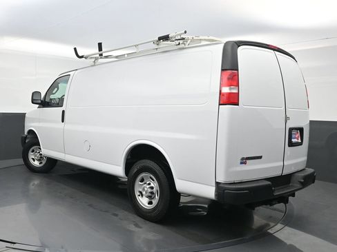 Used 2022 Chevrolet Express 2500 w/ Driver Convenience Package RWD image 17
