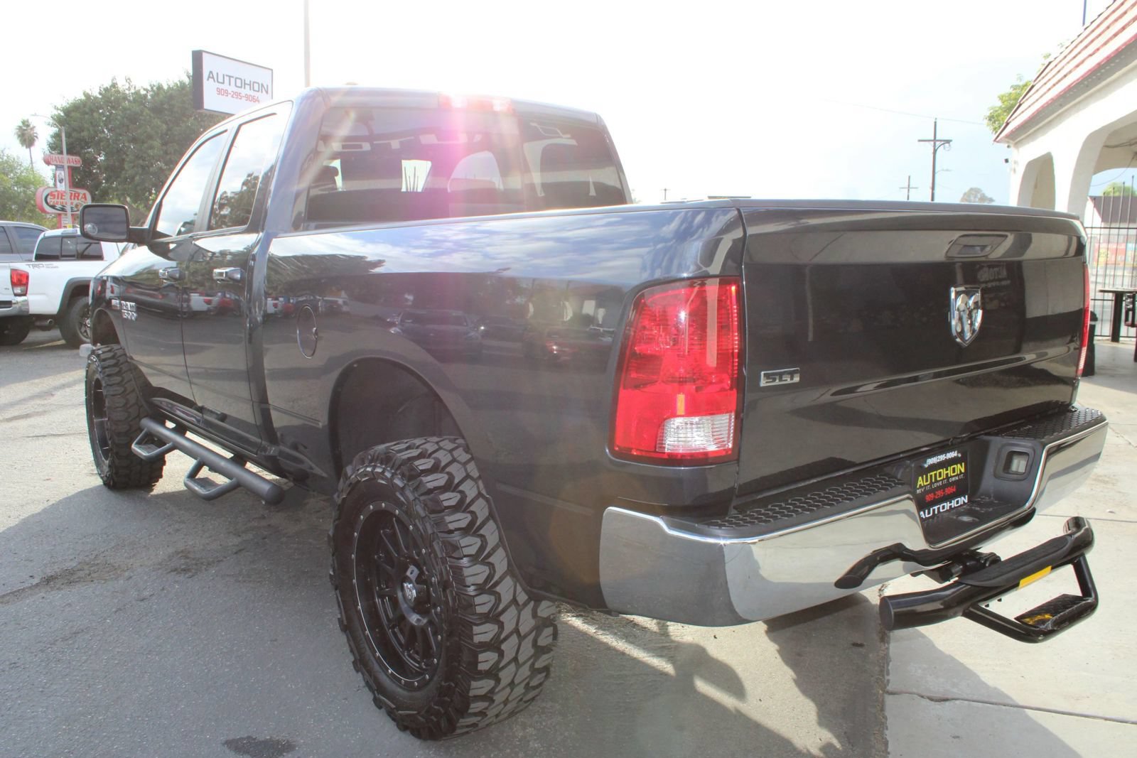 Used 2017 RAM 1500 Classic SLT RWD image 34