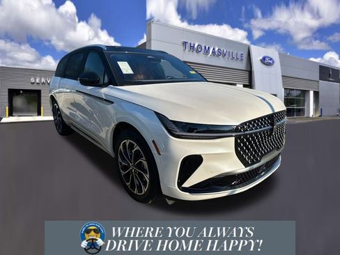 New 2026 Lincoln Nautilus Reserve image 1